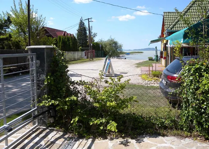 In 34651 בית נופש בלטונפנבש