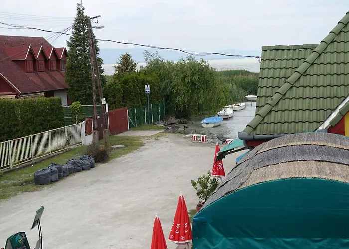 In 34651 Балатонфеньвеш
