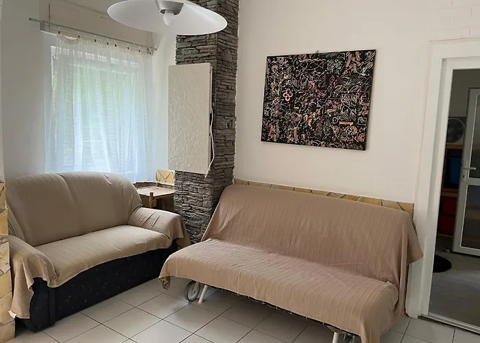 In 34651 Балатонфеньвеш